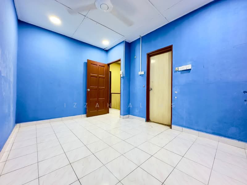 Facing Open Double Storey Terrace Taman Bukit Kemuning untuk Untuk Dijual - RM 350,000, Feb 2026 - PropertyGuru.com.my