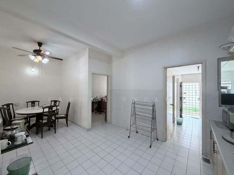 2-storey Terraced House for Sale in Kota Damansara (Selangor) - Farhan Rafael - Dining Room - PropertyGuru.com.my