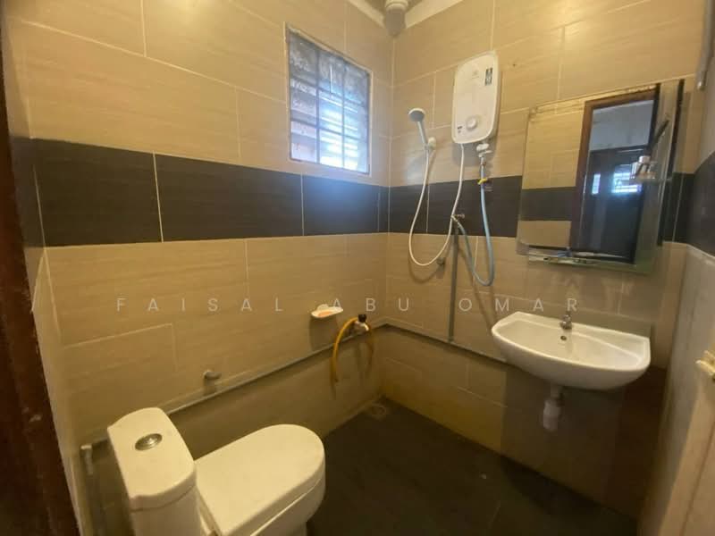 Bayu Tasik 1 untuk Untuk Dijual - RM 325,000, Feb 2026 - Bathroom - PropertyGuru.com.my