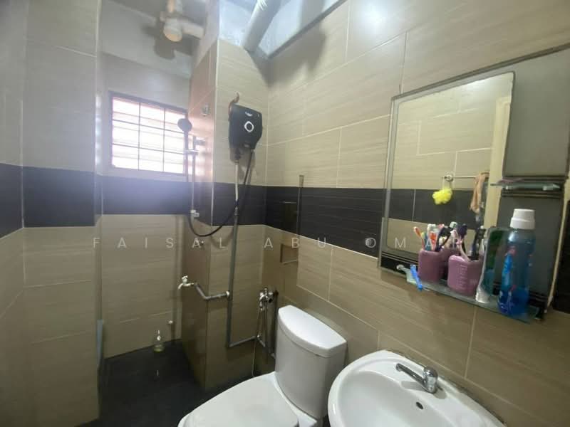 Bayu Tasik 1 untuk Untuk Dijual - RM 325,000, Feb 2026 - Bathroom - PropertyGuru.com.my