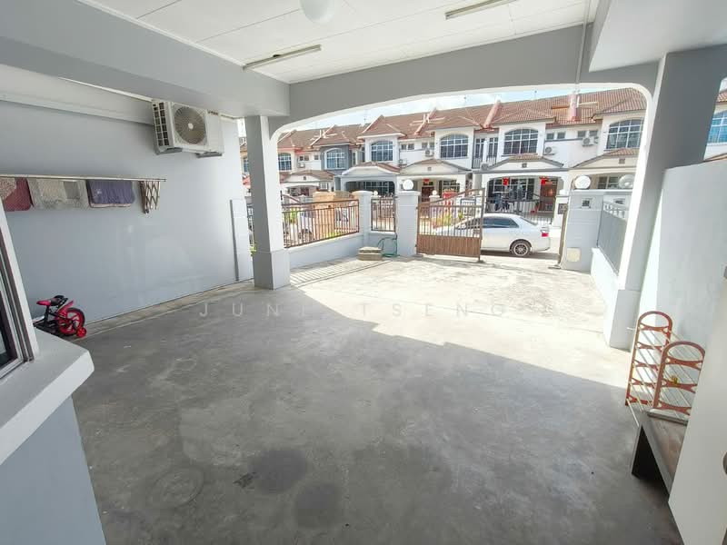 2-storey Terraced House for Rent in Taman Daya (Johor Bahru) - June Tseng - Exterior - PropertyGuru.com.my