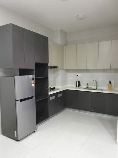 Condominium for Sale at Bay Point @ Country Garden Danga Bay - Vion Lee - Kitchen - PropertyGuru.com.my