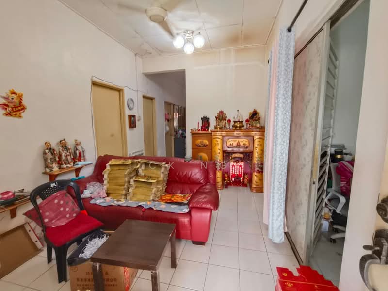 1-storey Terraced House for Sale in Taman Pelangi Semenyih (Semenyih) - CK Ng - Living Room - PropertyGuru.com.my