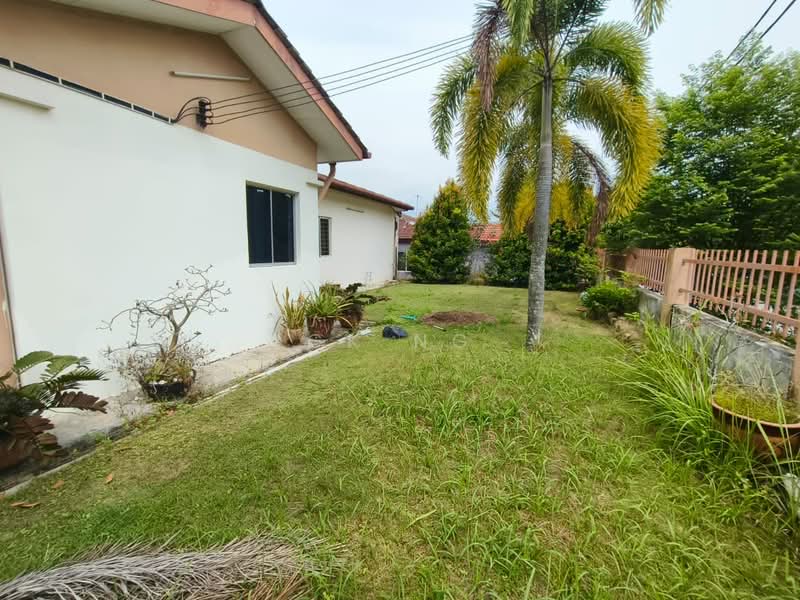 1-storey Terraced House for Sale in Taman Pelangi Semenyih (Semenyih) - CK Ng - Exterior - PropertyGuru.com.my