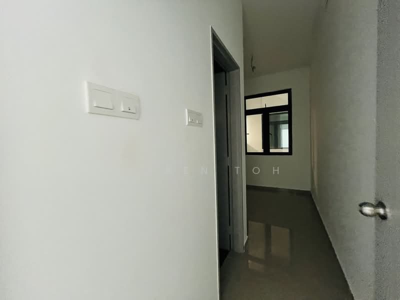 Service Residence for Sale at Serviced Residence @ The Louvre @ Country Heights - Darren Toh - Corridor - PropertyGuru.com.my