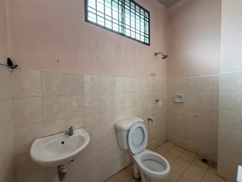 2-storey Terraced House for Sale in Bandar Indahpura (Kulai) - Suny Sior - Bathroom - PropertyGuru.com.my