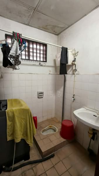 Terrace Factory for Sale in Senai (Johor) - John Choo - Bathroom - PropertyGuru.com.my