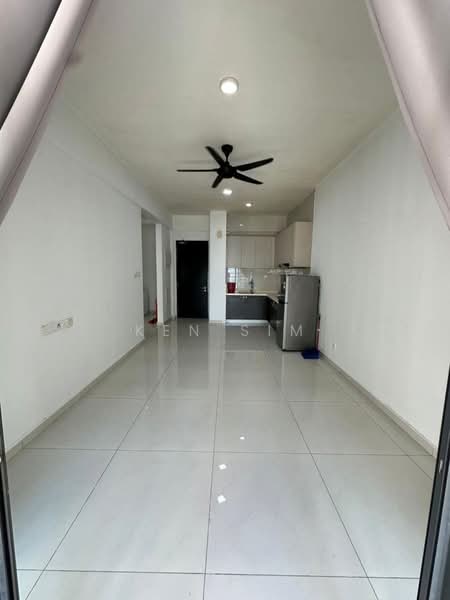 Bay Point @ Country Garden Danga Bay untuk Untuk Disewa - RM 1,950 /bulan, Mac 2026 - Kitchen - PropertyGuru.com.my