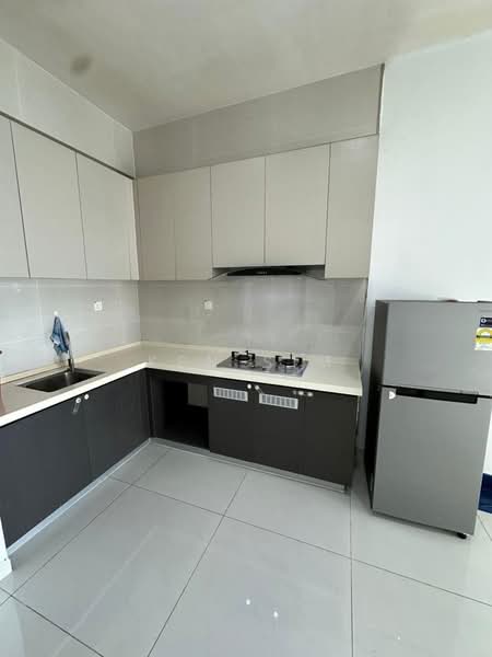 Bay Point @ Country Garden Danga Bay untuk Untuk Disewa - RM 1,950 /bulan, Mac 2026 - Kitchen - PropertyGuru.com.my