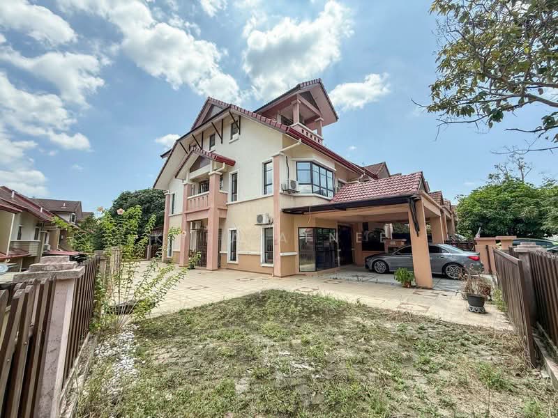 For Sale - Corner Lot 2.5 Storey Superlink Presint 16, Putrajaya untuk Untuk Dijual - RM 1,290,000, Mac 2026 - Exterior - PropertyGuru.com.my