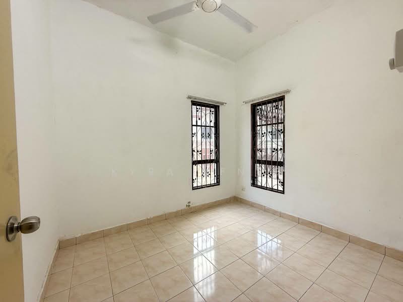 For Sale - Corner Lot 2.5 Storey Superlink Presint 16, Putrajaya untuk Untuk Dijual - RM 1,290,000, Mac 2026 - Interior - PropertyGuru.com.my