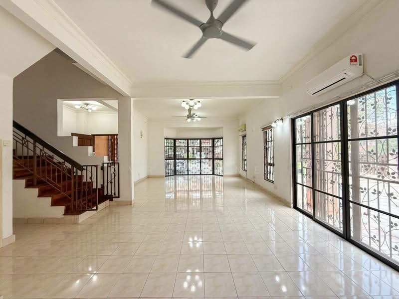 For Sale - Corner Lot 2.5 Storey Superlink Presint 16, Putrajaya untuk Untuk Dijual - RM 1,290,000, Mac 2026 - Living Room - PropertyGuru.com.my