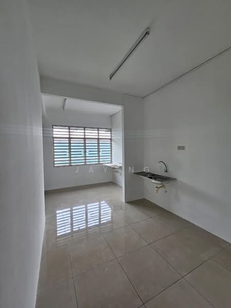 Taman Machang Bubok Terrace untuk Untuk Dijual - RM 630,000, Feb 2026 - Kitchen - PropertyGuru.com.my
