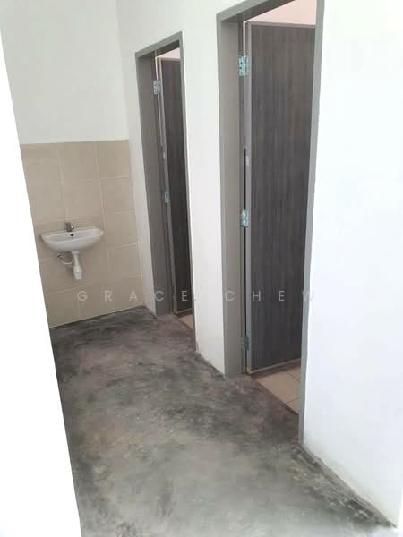 Shop / Office for Rent in Gelang Patah (Johor) - Grace Chew - Bathroom - PropertyGuru.com.my