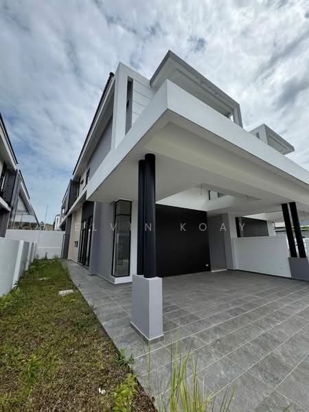 Cluster House for Sale in Austin Crest (Johor Bahru) - Kelvin Koay - Exterior - PropertyGuru.com.my