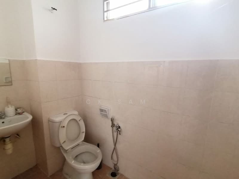 2-storey Terraced House for Sale in Saujana Rawang (Rawang) - CK Sam - Bathroom - PropertyGuru.com.my