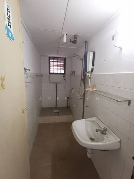 Subang Perdana Goodyear Court 6 untuk Untuk Dijual - RM 350,000, Feb 2026 - Bathroom - PropertyGuru.com.my