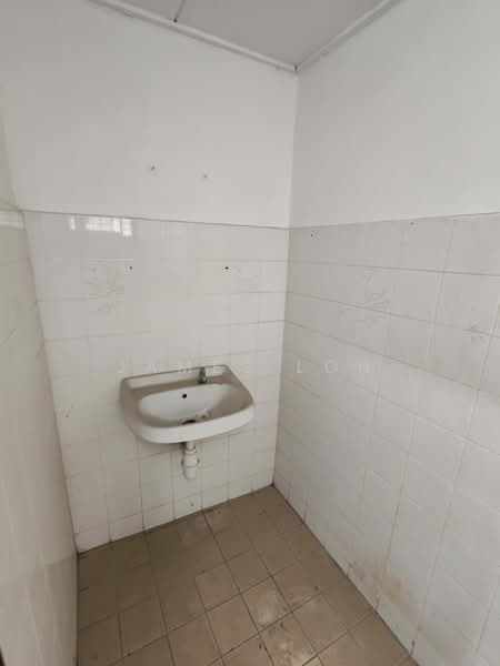 Apartment for Sale at Subang Perdana Goodyear Court 6 - James Loh - Bathroom - PropertyGuru.com.my