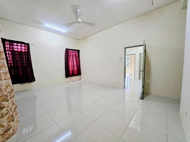2-storey Terraced House for Rent in Seremban 2 (Negeri Sembilan) - Adliyana Hasan - Interior - PropertyGuru.com.my