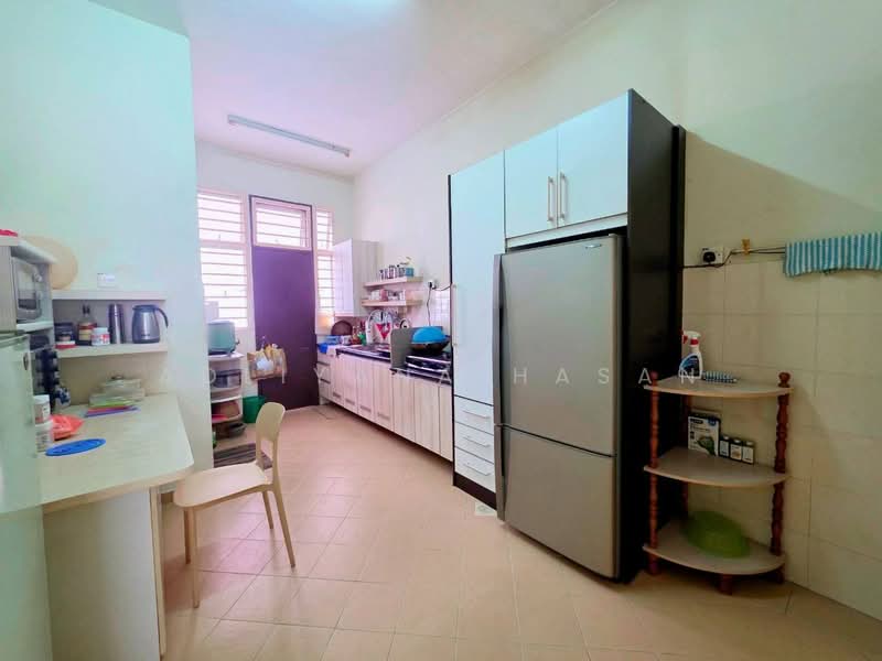 2-storey Terraced House for Rent in Seremban 2 (Negeri Sembilan) - Adliyana Hasan - Kitchen - PropertyGuru.com.my