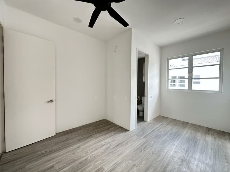 2-storey Terraced House for Sale in Bandar Country Homes (Rawang) - CK Sam - Bedroom - PropertyGuru.com.my