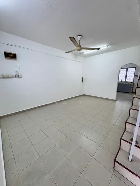 1-storey Terraced House for Rent in Taman Johor Jaya (Johor Bahru) - Jia Xi - Living Room - PropertyGuru.com.my