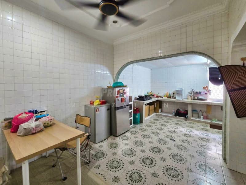 2-storey Terraced House for Sale in Taman Cempaka (Ampang) - M.J Zairin - Kitchen - PropertyGuru.com.my