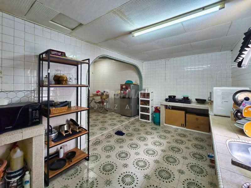 2-storey Terraced House for Sale in Taman Cempaka (Ampang) - M.J Zairin - Kitchen - PropertyGuru.com.my