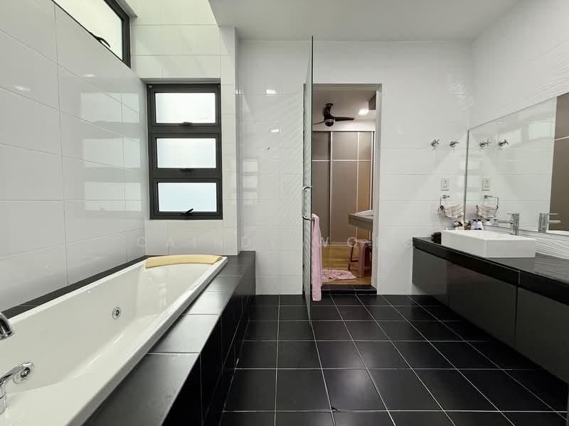Bungalow for Sale in Kota Damansara (Selangor) - Caindy Wong - Bathroom - PropertyGuru.com.my