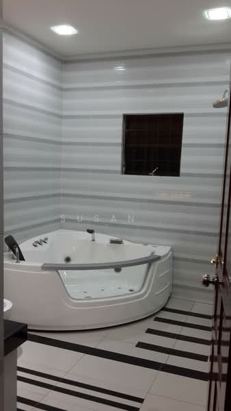 Bungalow for Sale in Kota Kinabalu (Sabah) - Susan . - Bathroom - PropertyGuru.com.my