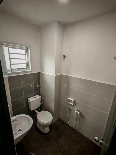 2-storey Terraced House for Sale in Nusantara Prima (Gelang Patah) - Iden Tan - Bathroom - PropertyGuru.com.my