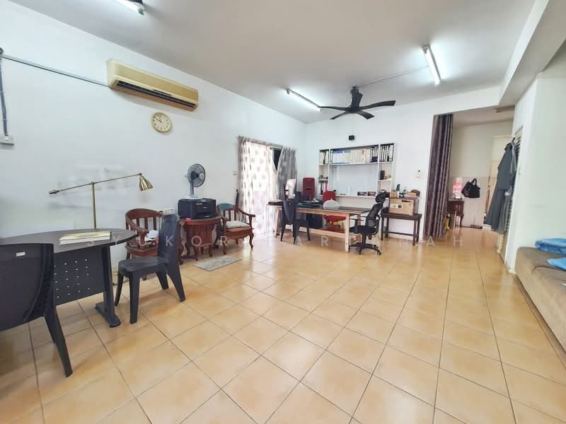 Double Storey Terrace Sunway Kayangan Jalan Ungu U9 Shah Alam untuk Untuk Dijual - RM 850,000, Mac 2026 - Study - PropertyGuru.com.my