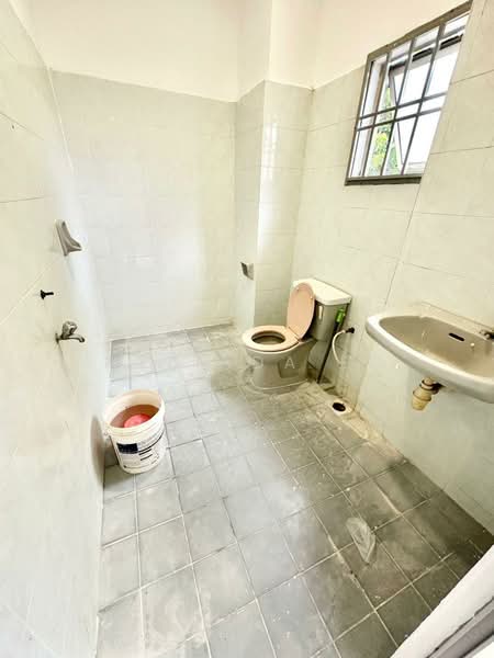 2-storey Terraced House for Sale in Taman Putri Kulai (Kulai) - Melinda Ee - Bathroom - PropertyGuru.com.my