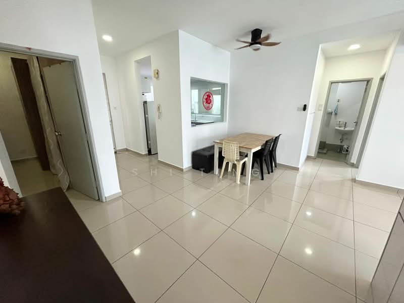 Service Residence for Sale at Seasons Amara Larkin - Shi Ting - Dining Room - PropertyGuru.com.my