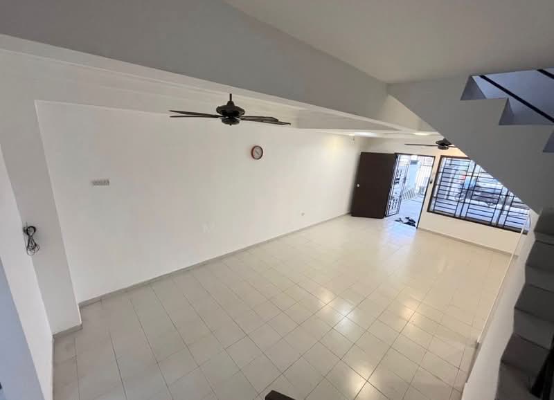 2-storey Terraced House for Sale in Pasir Gudang (Johor) - Meng . - Living Room - PropertyGuru.com.my