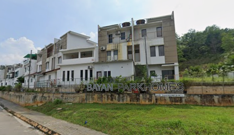 3-storey Terraced House for Sale in Batang Kali (Selangor) - Brett Phang - Exterior - PropertyGuru.com.my
