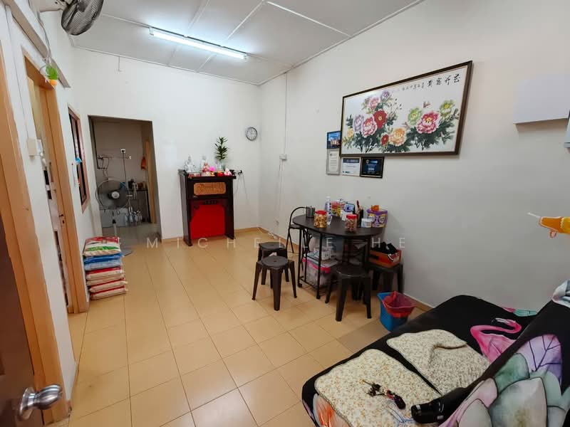 1-storey Terraced House for Sale in Taman Abad (Johor Bahru) - Michelle He - Living Room - PropertyGuru.com.my