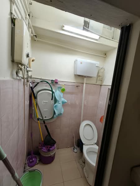 1-storey Terraced House for Sale in Taman Abad (Johor Bahru) - Michelle He - Bathroom - PropertyGuru.com.my