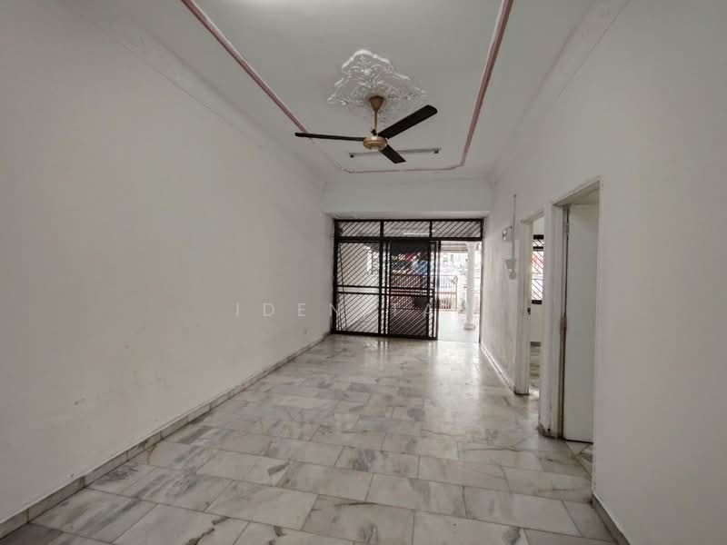 1-storey Terraced House for Sale in Taman Johor Jaya (Johor Bahru) - Iden Tan - Living Room - PropertyGuru.com.my