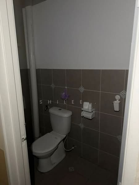 Shop / Office for Rent in Taman Mount Austin (Tebrau) - Shilee . - Bathroom - PropertyGuru.com.my