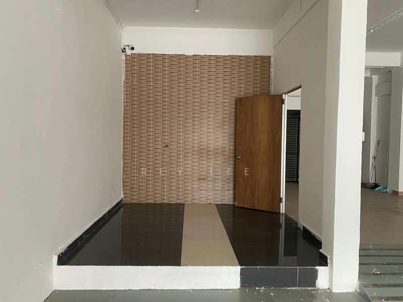 Shop for Rent in Taman Johor Jaya (Johor Bahru) - Rey Lee - Interior - PropertyGuru.com.my