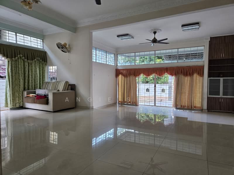 Semi-Detached House for Rent in Petaling Jaya (Selangor) - Angie Siew - Living Room - PropertyGuru.com.my