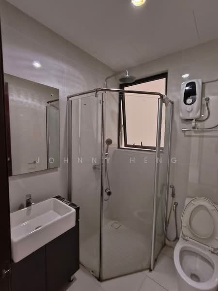 Condominium for Rent at Royal Strand @ Country Garden Danga Bay - Johnny Heng - Bathroom - PropertyGuru.com.my