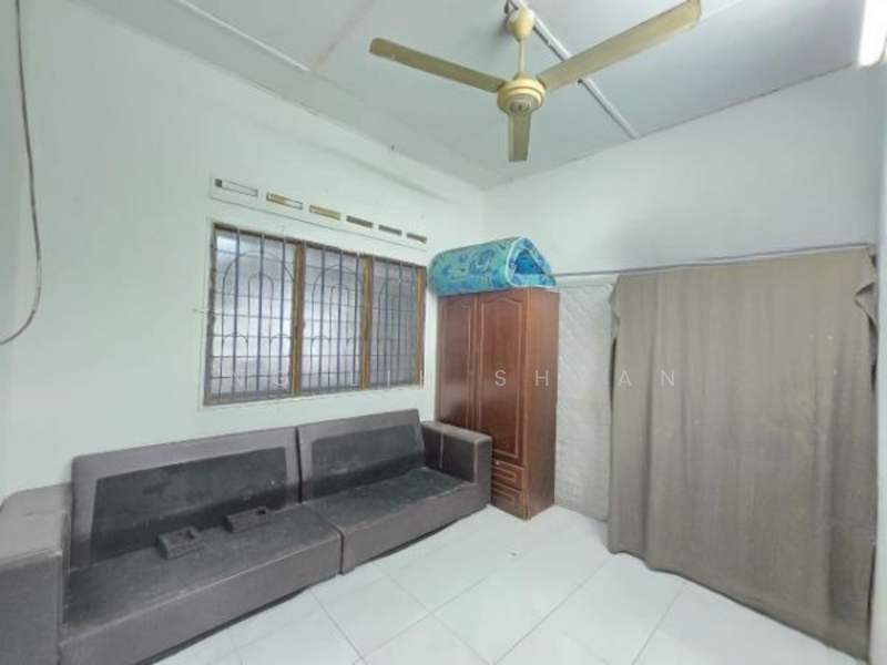 Taman Johor Jaya untuk Untuk Dijual - RM 530,000, Mac 2026 - Living Room - PropertyGuru.com.my