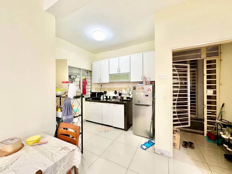 Apartment for Sale at Putra Suria Residence - Deeya Yusof - Kitchen - PropertyGuru.com.my