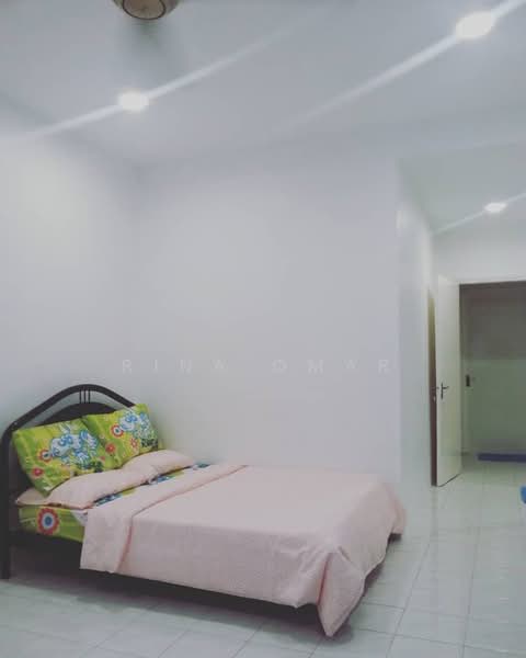 Taman Ipoh Selatan untuk Untuk Disewa - RM 1,600 /bulan, Feb 2026 - Bedroom - PropertyGuru.com.my