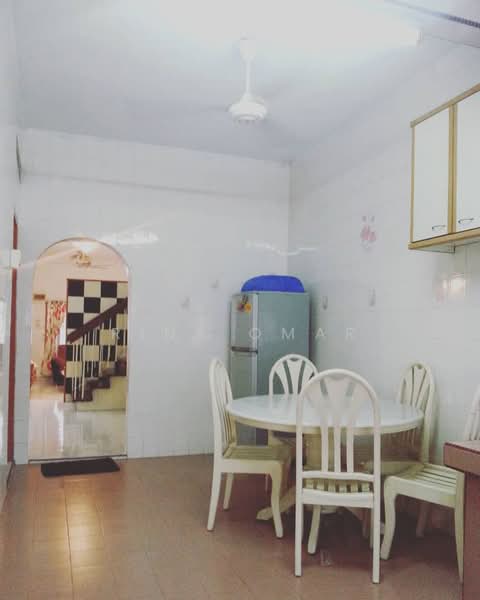 Taman Ipoh Selatan untuk Untuk Disewa - RM 1,600 /bulan, Feb 2026 - Kitchen - PropertyGuru.com.my