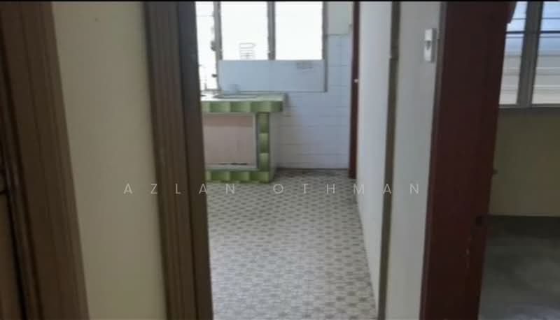 1-storey Terraced House for Sale in Seksyen 51a (Petaling Jaya) - Azlan Othman - Kitchen - PropertyGuru.com.my