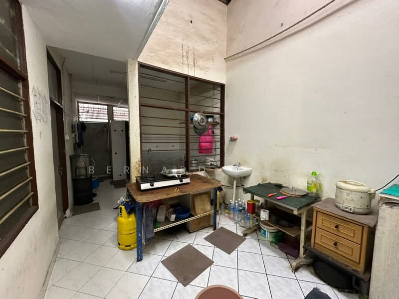 1-storey Terraced House for Sale in Batu Maung (Penang) - Bernard Chew - Kitchen - PropertyGuru.com.my