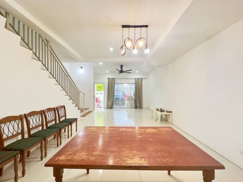 RENOVATED Double Storey Terrace Casa Green Cybersouth untuk Untuk Dijual - RM 540,000, Mac 2026 - Living Room - PropertyGuru.com.my